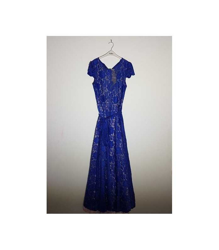 Rochie lunga de ocazie cu aspect dantelat si cordon in talie