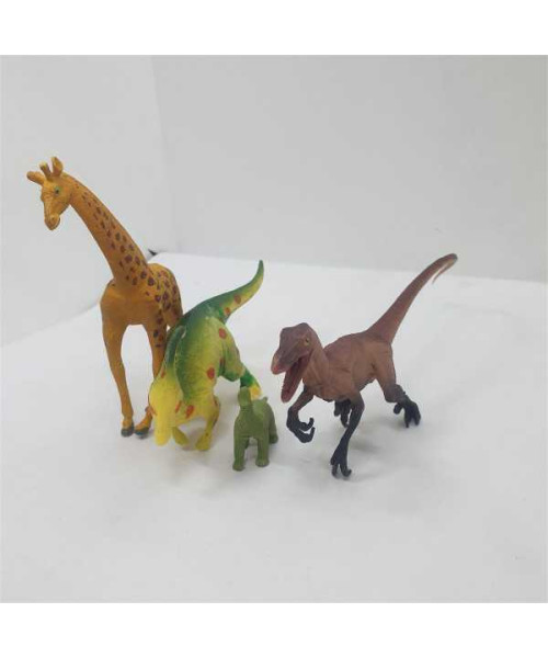 Set 4 figurine din plastic diverse modele