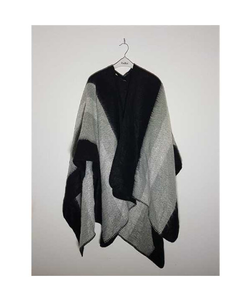 Poncho dama tricotat cu model in degrade