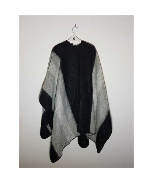 Poncho dama tricotat cu model in degrade