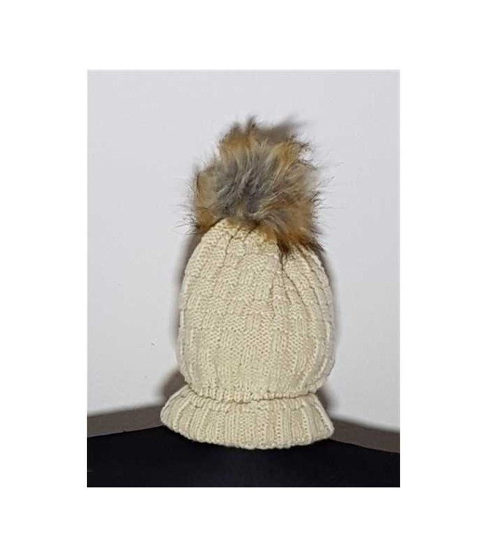 Caciula de iarna tricotata cu ciucure pufos JANINA