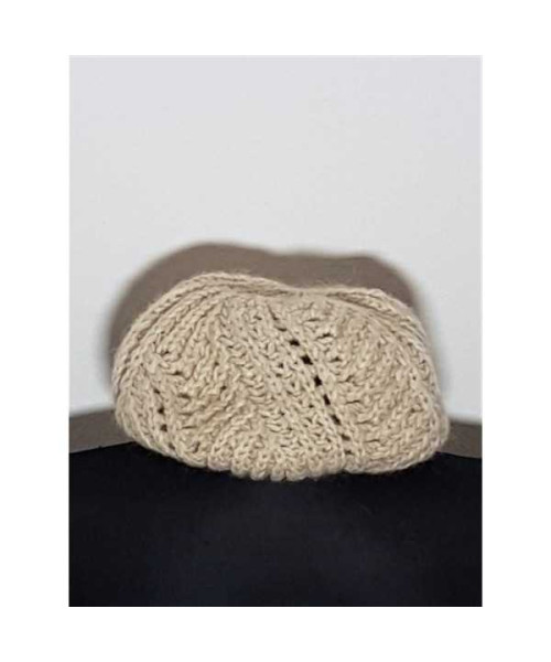 Bereta tricotata model cu gaurele C&A