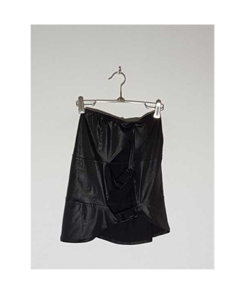 Top dama cu aspect lucios PRETTYLITTLETHING