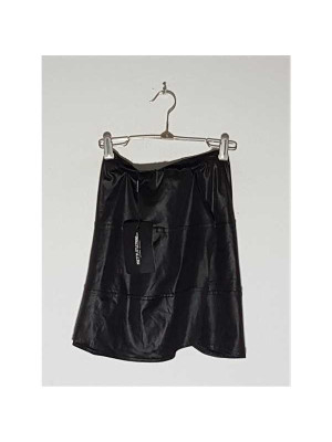 Top dama cu aspect lucios PRETTYLITTLETHING 2