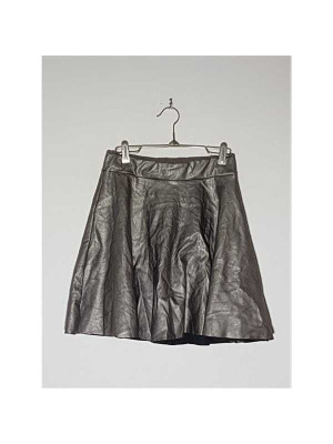 Fustita dama clos model cu aspect lucios