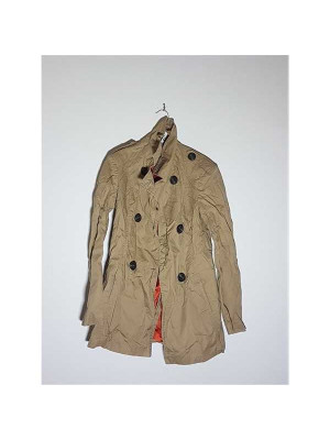 Jacheta dama pentru primavara Stradivarius