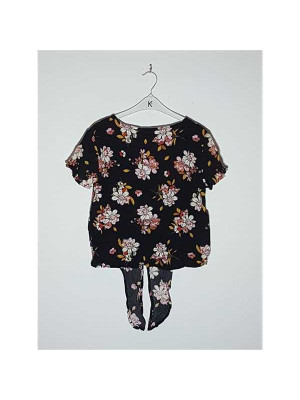 Bluzita dama racoroasa model cu flori multicolore Sinsay 2