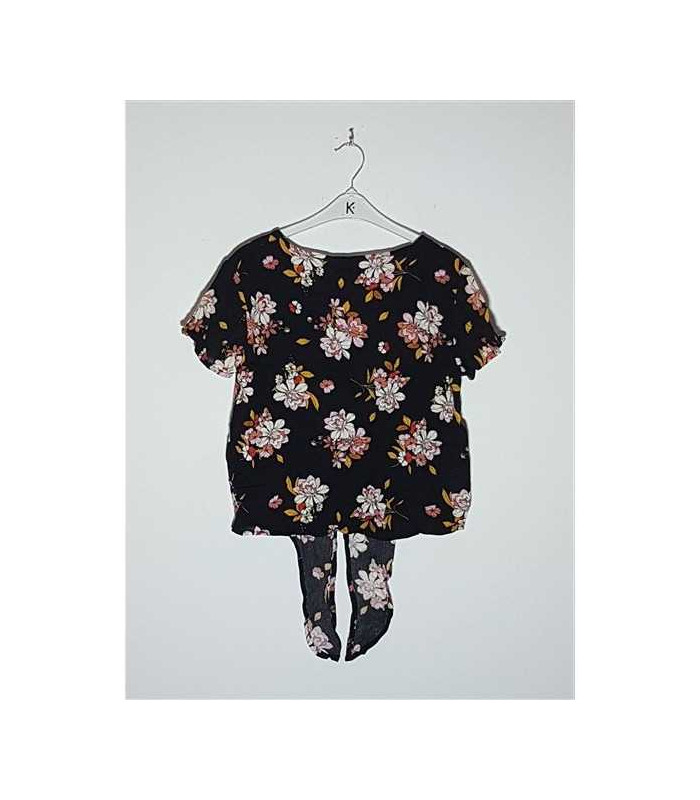 Bluzita dama racoroasa model cu flori multicolore Sinsay