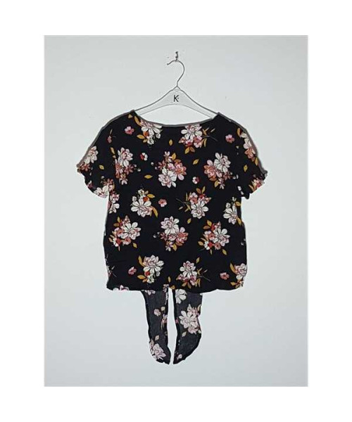 Bluzita dama racoroasa model cu flori multicolore Sinsay