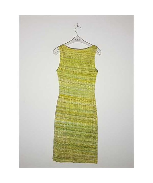 Rochie dama usor decoltata model mulat pe corp H&M