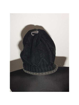 Caciula crosetata pentru iarna cu model impletit