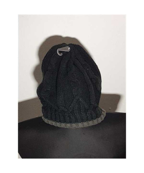 Caciula crosetata pentru iarna cu model impletit