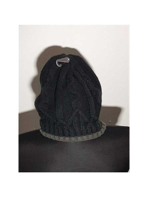 Caciula crosetata pentru iarna cu model impletit 2