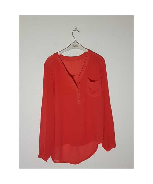 Bluzita dama deosebita cu nasturei la piept