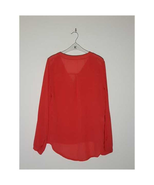 Bluzita dama deosebita cu nasturei la piept