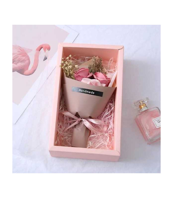 Cutiuta cu buchetel de trandafiri roz din sapun pentru Valentines Day sau 8 Martie