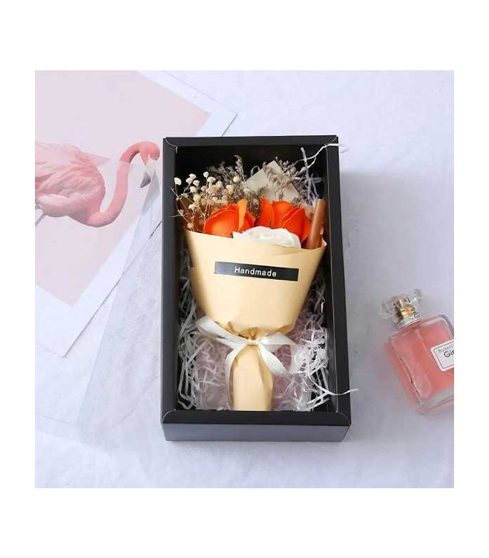Cutiuta cu buchetel de trandafiri rosii din sapun pentru Valentines Day sau 8 Martie