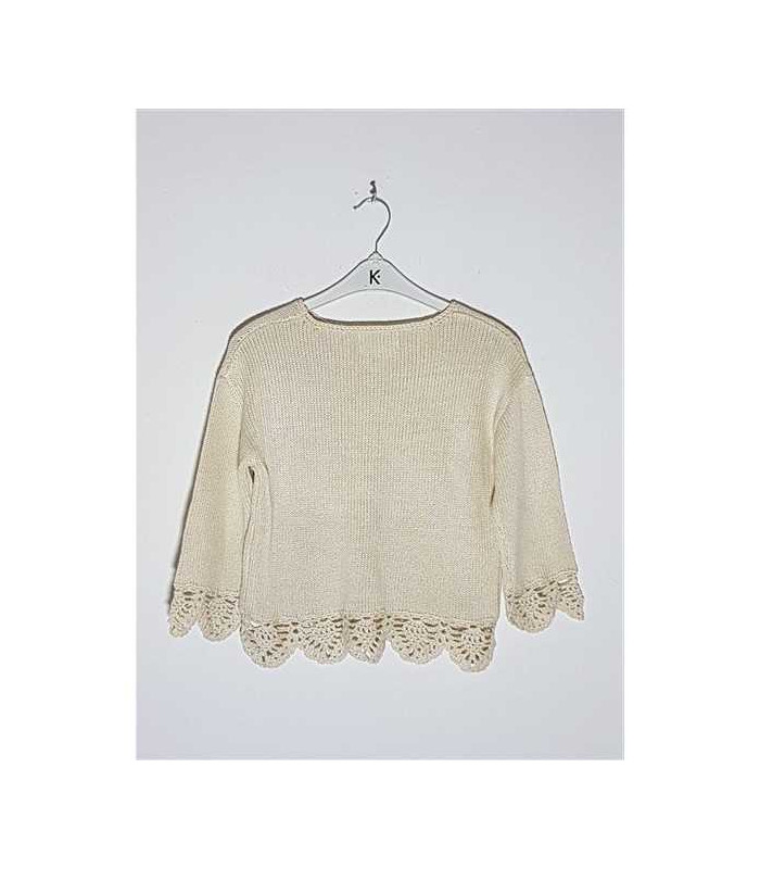 Pulover tricotat cu model dantelat