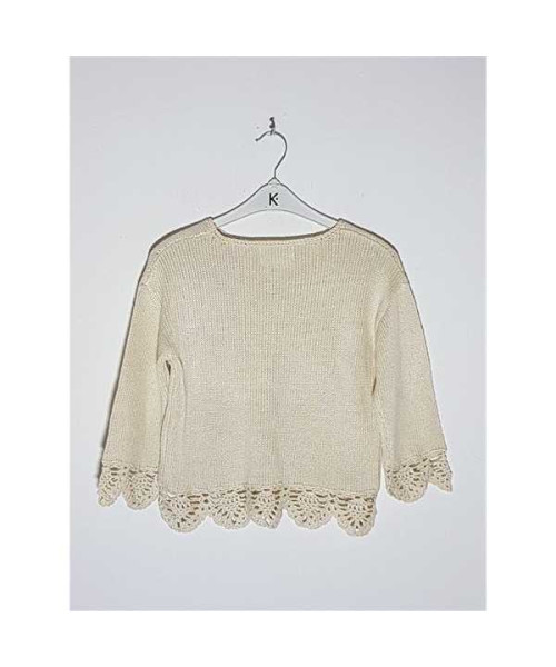 Pulover tricotat cu model dantelat