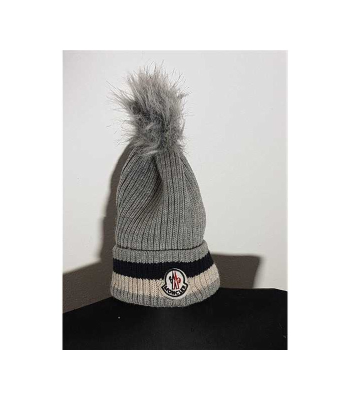 Caciula tricotata pentru copii model cu ciucure pufos