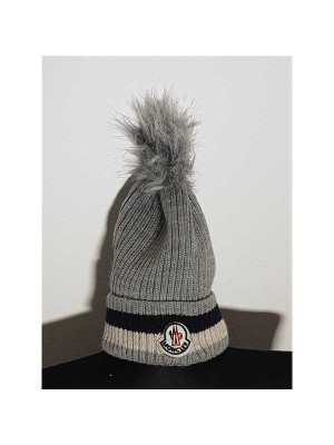 Caciula tricotata pentru copii model cu ciucure pufos 2