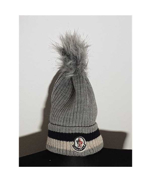 Caciula tricotata pentru copii model cu ciucure pufos