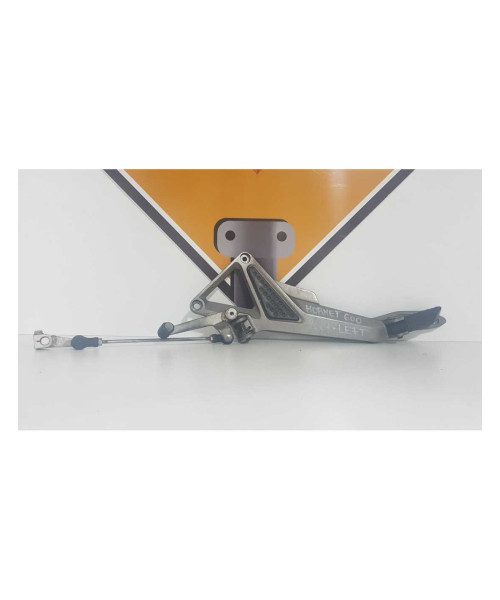 Suport Scarite Stanga Cu Pedala Si Tija Schimbator Honda CB 600F Hornet PC 34 2001