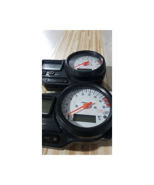 Bord Yamaha YZF 600 R6 2001
