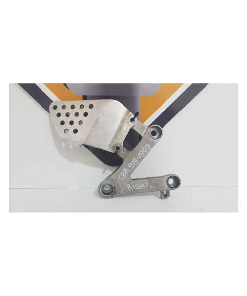 Suport Scarita Dreapta Pilot Honda CBR 900 RR - SC 33 A - 1999