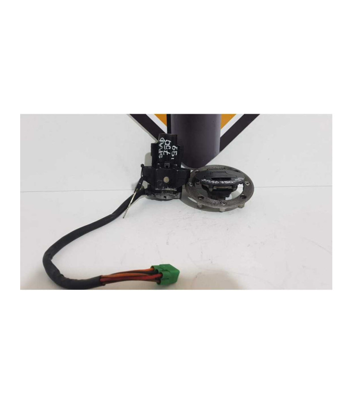 Contact & Cheie & Buson Rezervor Suzuki GSXR 750 - SRAD - 1999