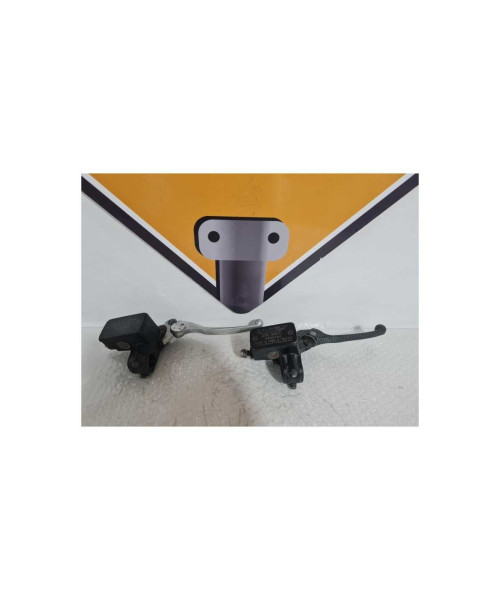 Pompa Frana Fata Cu Levier Si Senzor Suzuki GSXF 750 KATANA 2003