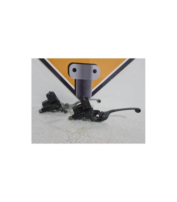 Pompa Frana Fata Cu Levier Si Senzor Suzuki GSXF 750 KATANA 2003