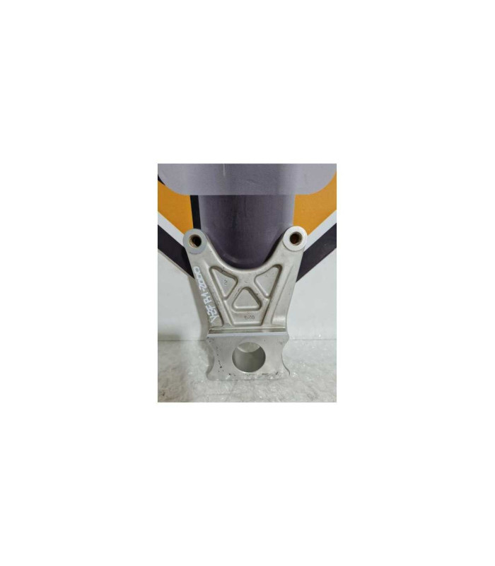 Suport Etrier Frana Spate Yamaha YZF R1 - RN 01 - 2000
