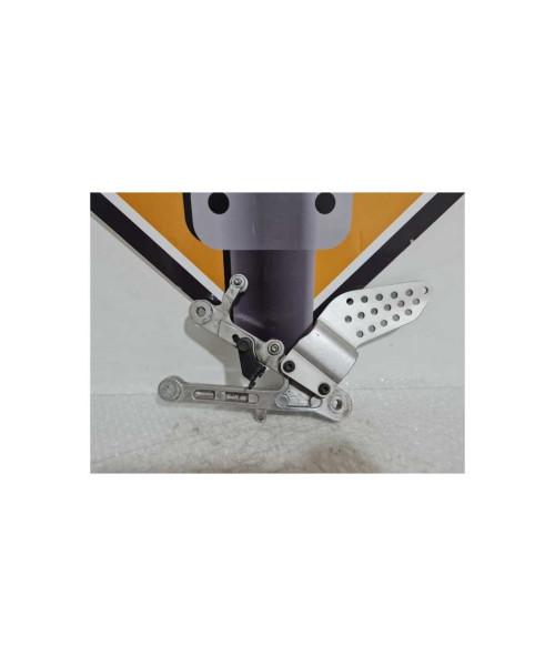 Suport Scarita Dreapta Pilot Yamaha YZF R1 - RN 01 - 2000