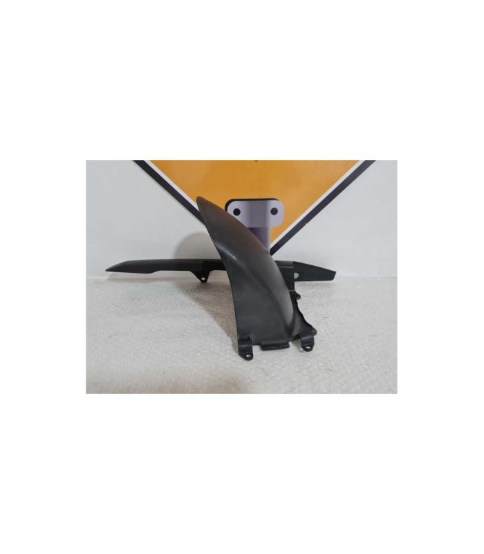 Aripa Roata Spate & Aparatoare Lant Transmisie Honda CB 900 - Hornet - 2003